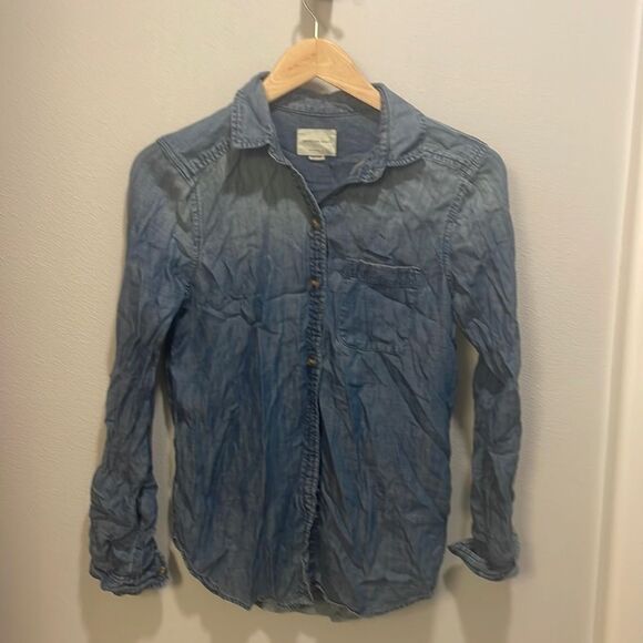 American Eagle Outfitters woman’s denim long sleeve shirt - Picture 1 of 11